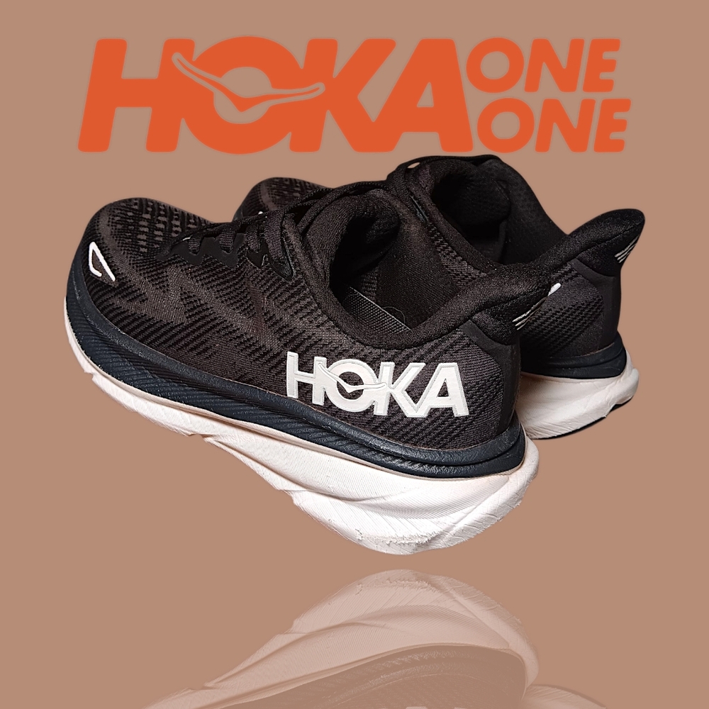 Hoka Clifton 9 Running Shoe Black/White Women's Size 7.5B GUC !Please Read!